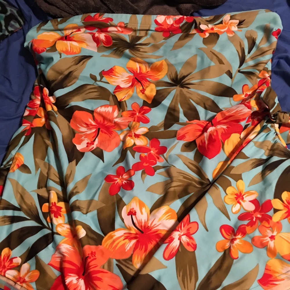 One piece swim suit